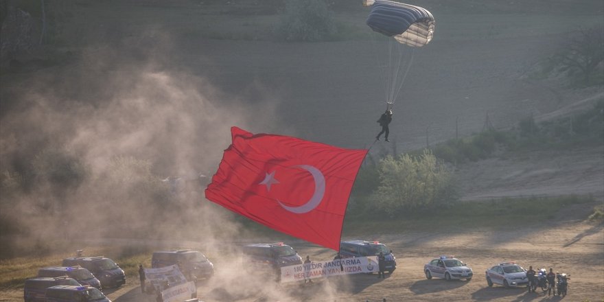 JÖAK timinin balondan paraşüt atlayışı klip oldu