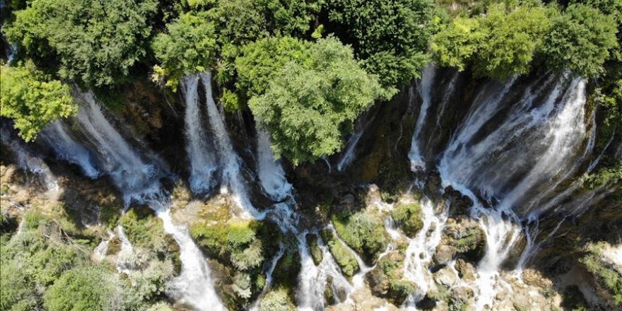 Doğal güzelliği ve serin havasıyla büyülüyor