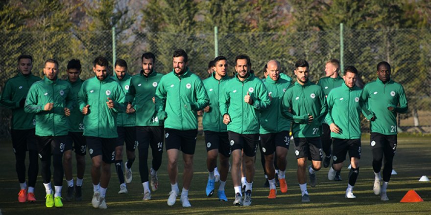 Konyaspor'da Uğur ve Zuta çalışmalara başladı