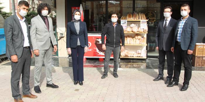 Selçuklu MHP’den askıda ekmek kampanyasına destek