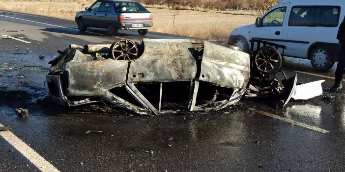 Yanan otomobilden son anda kurtarıldı