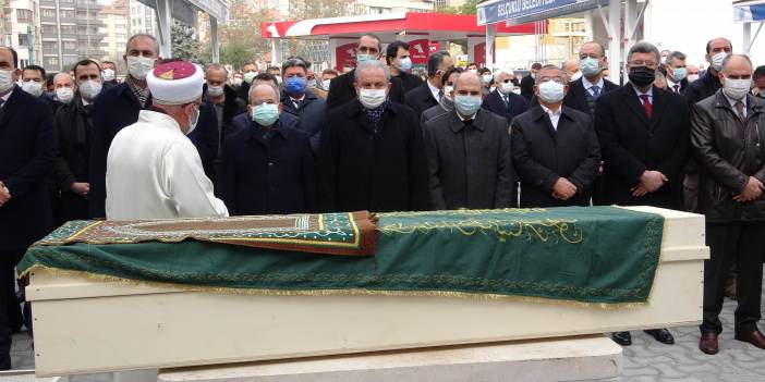 TBMM Başkanı Şentop ve Bakan Gül Konya'da cenazeye katıldı