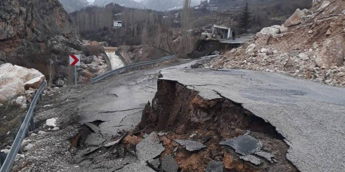 Konya’nın Taşkent ilçesinde sel nedeniyle 3 mahalleye ulaşım kesildi
