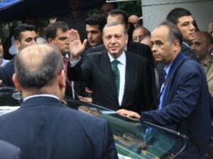 Erdoğan çay davetini geri çevirmedi!