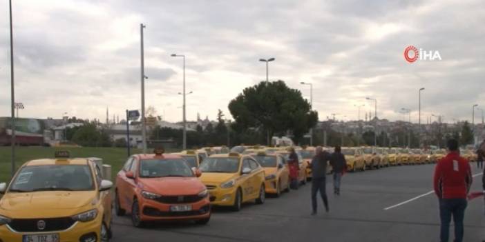 İstanbul’da Taksiciler UKOME Toplantısına Akın Etti