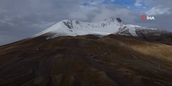 Erciyes Dağı'nın Zirvesi Beyaza Büründü