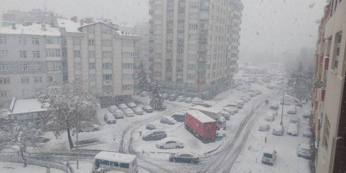 Konya’da kar yağışı etkisini sürdürüyor