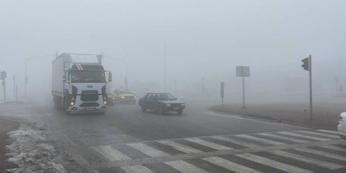 Konya'da yoğun sis etkili oldu, kazalar meydana geldi
