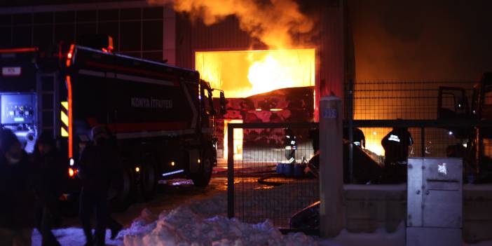 Konya’da sünger fabrikasında yangın