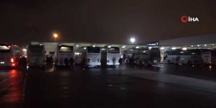 İstanbul'a Girişler Kapatılınca Yüzlerce Vatandaş Terminalde Kaldı