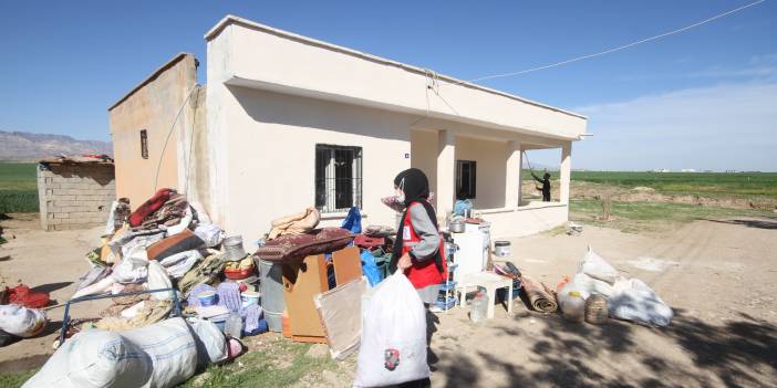 Kızılay ekibi mağdur ailenin evini baştan onardı