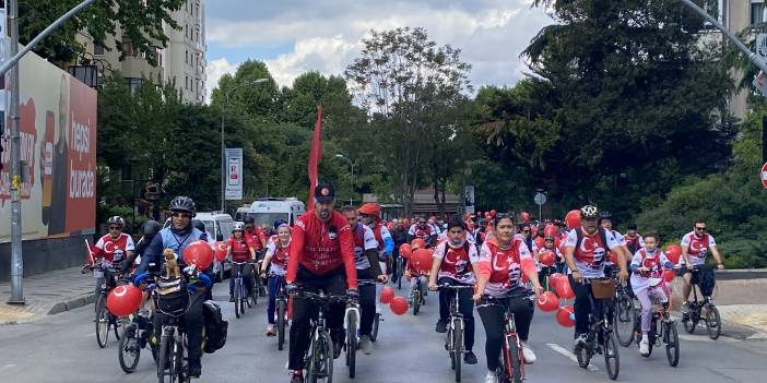 Kadıköy’de '19 Mayıs Gençlik Şöleni' bisiklet turu ile renkli görüntüler oluşturdu