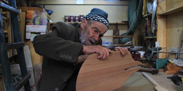 Karaman'ın "marangoz dedesi" 74 yıldır çalışıyor