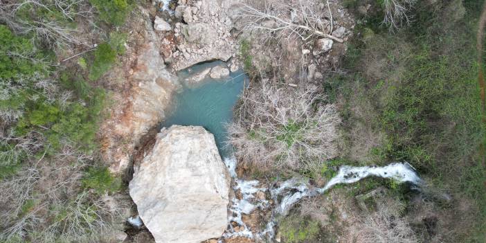 Amanos'ta depremle yarılan dağ doğal göletler oluşturdu