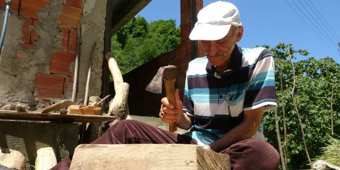 Teknolojiye inat ata mesleği tahta kaşıkçılığı geleneksel yöntemlerle sürdürüyor