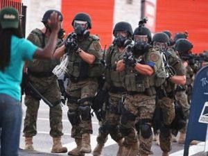 Ferguson'da protestoculara operasyon