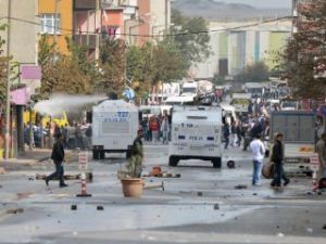 Sultangazi'de ortalık savaş alanına döndü