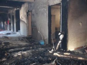 Cizre'de öğrenci yurdu yakıldı